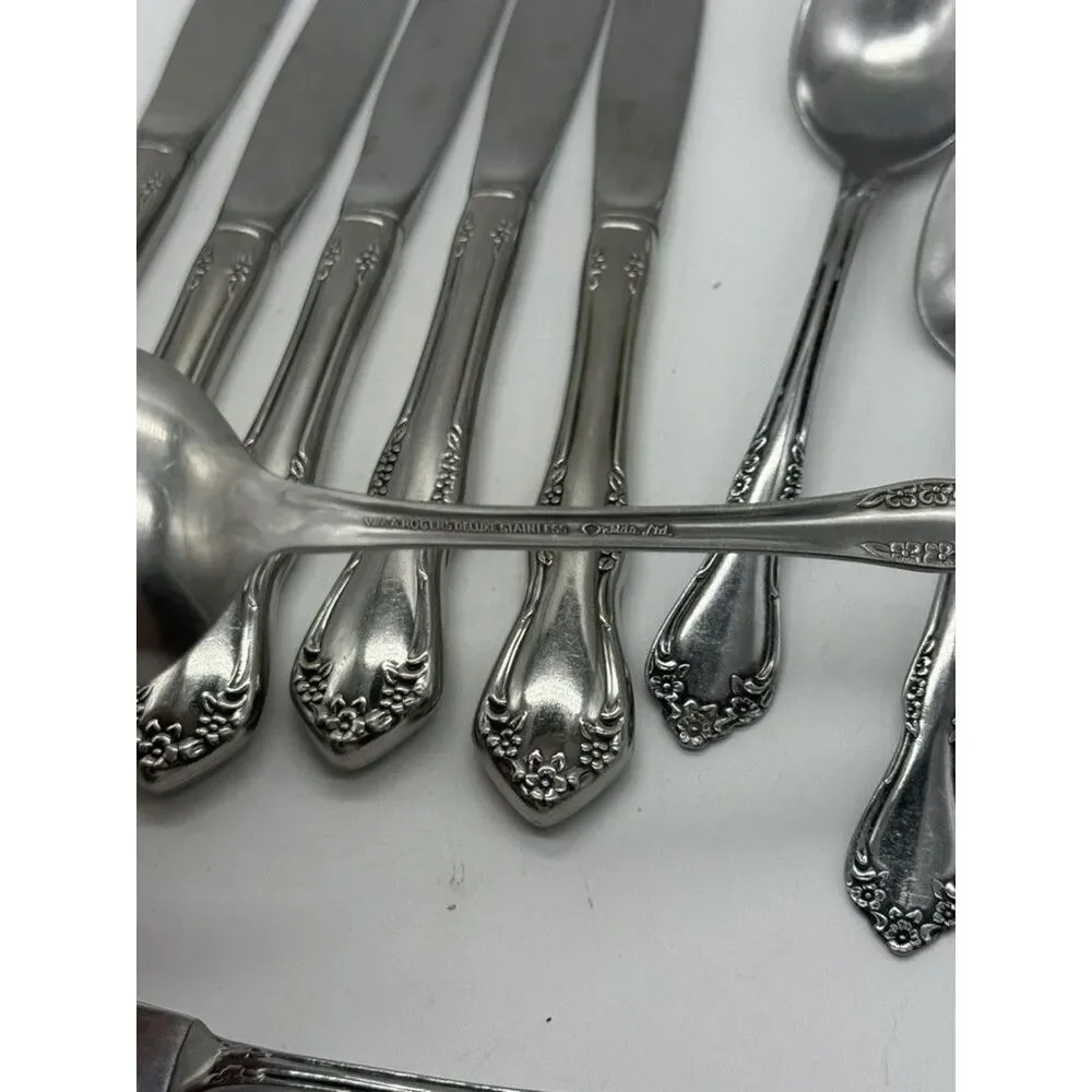 Vintage Wm A Rogers Deluxe Stainless Flatware Set 13pc Flower Pattern USA Silver